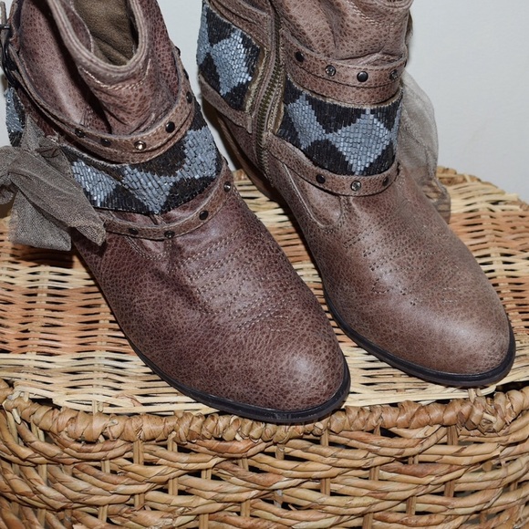 Not Rated Beaded Embellished Heeled Ankle Boots - Picture 4 of 7